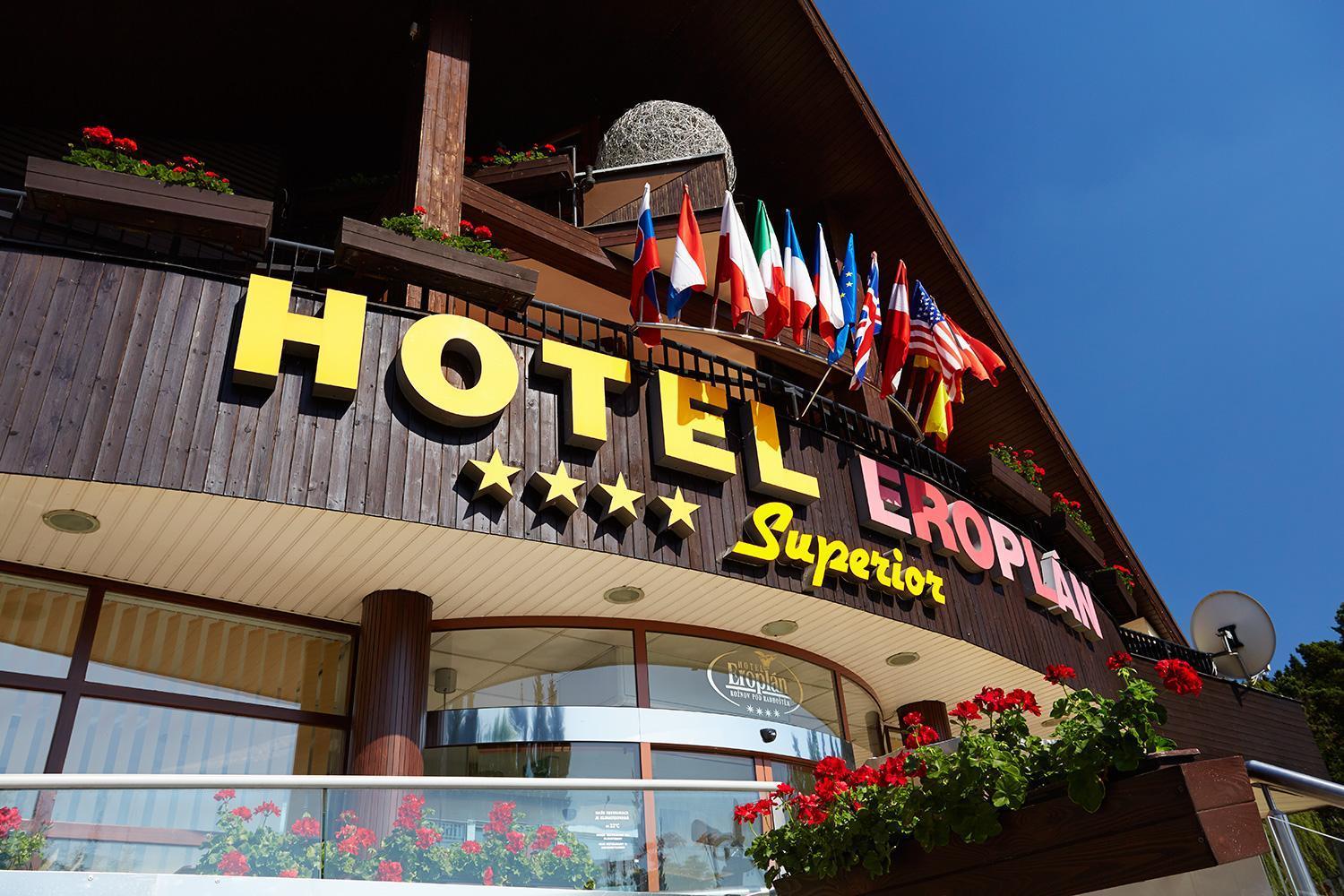 Hotel Eroplan Rožnov pod Radhoštěm Eksteriør bilde